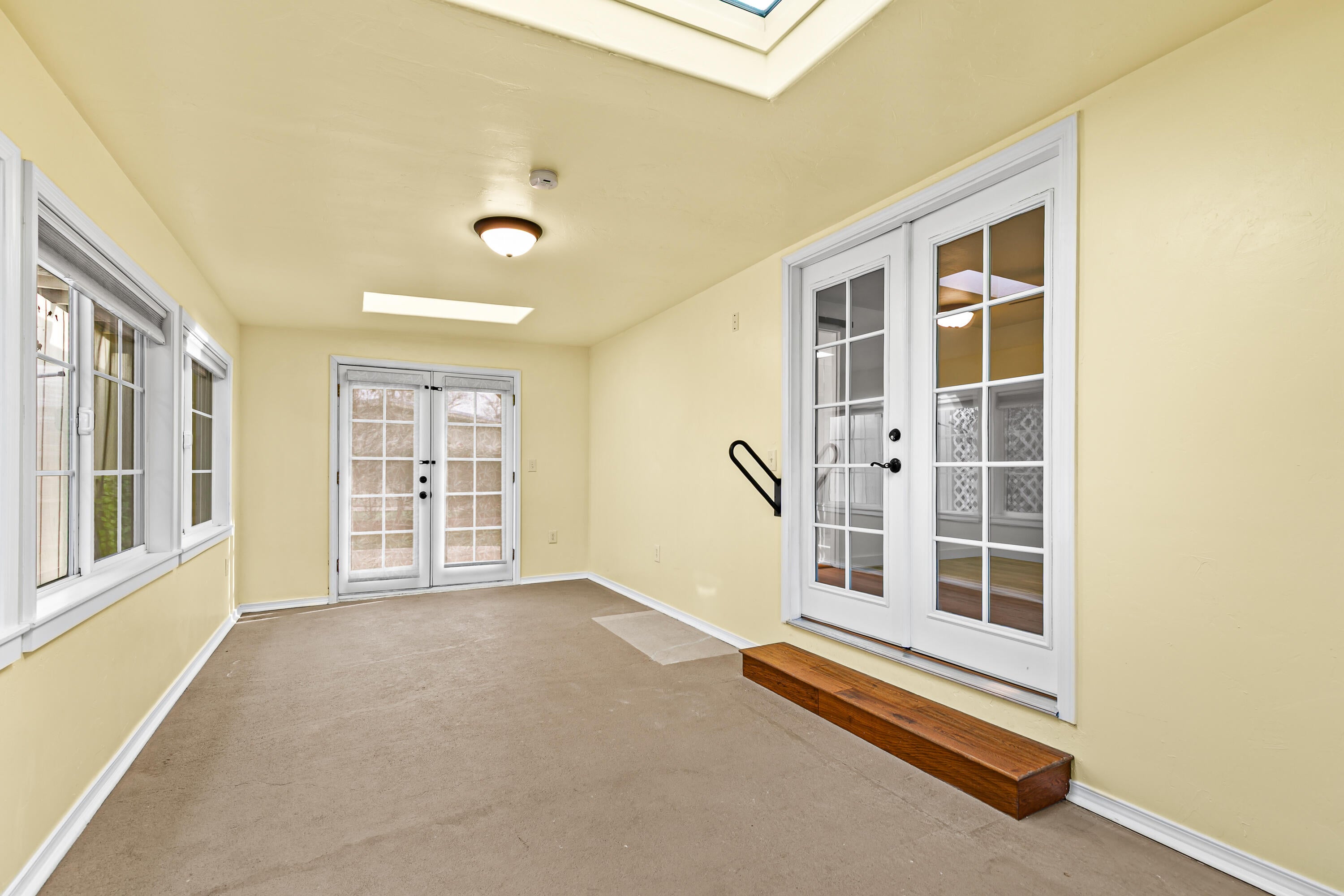 2252 Table Rock Road, Unit 222 Medford, OR 97501 - Photo 17 of 37 Sunroom