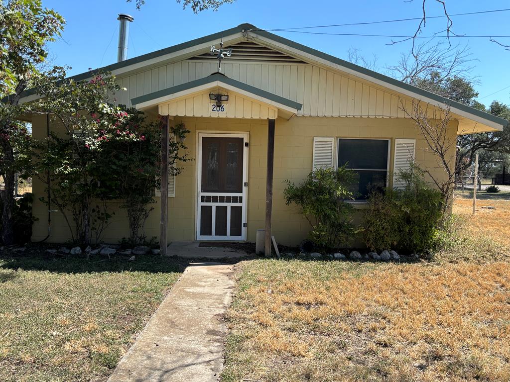 306 South Broadway Street Rocksprings, TX 78880 - Photo 1 of 23