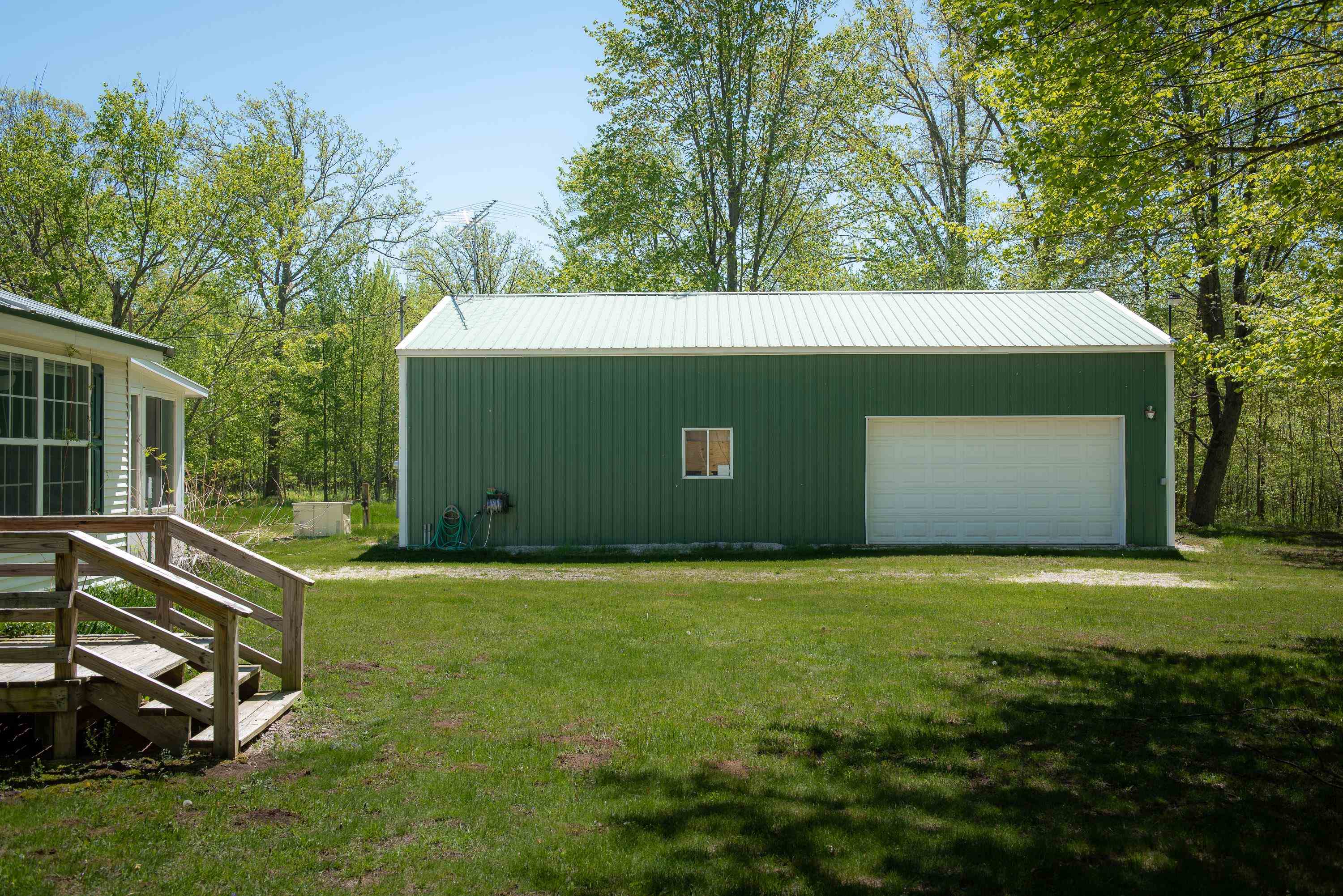 2250 North Coleman Road Coleman, MI 48618 - Photo 7 of 66