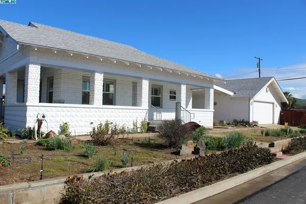 $350,000 | 198 South Palm Street, Woodlake, CA 93286