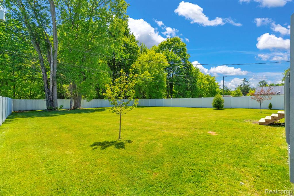 4046 State Road Fort Gratiot, MI 48059 - Photo 32 of 38
