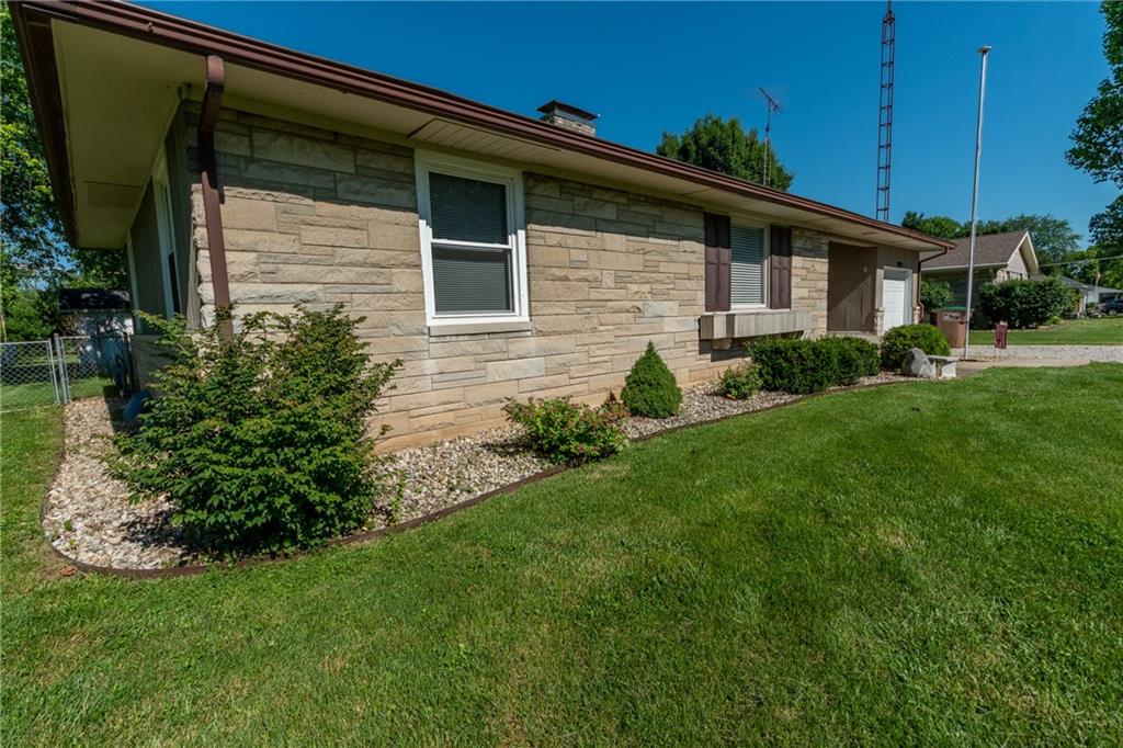 3032 North Marr Road Columbus, IN 47203 - Photo 2 of 21 Gallery Image 2