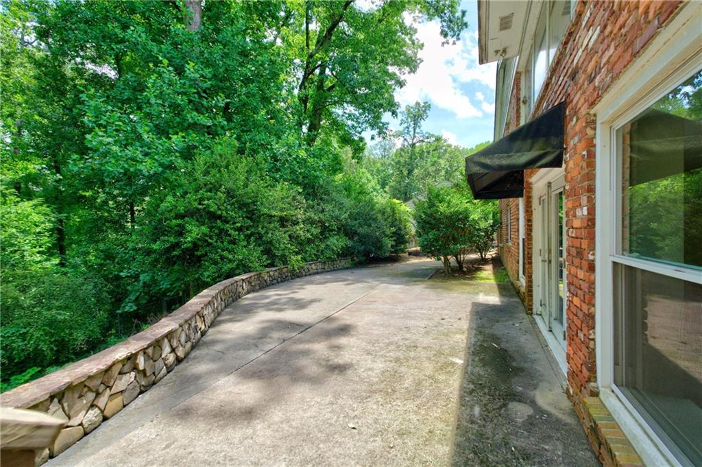 6311 Hunting Creek Road Northeast Atlanta, GA 30328 - Photo 35 of 42
