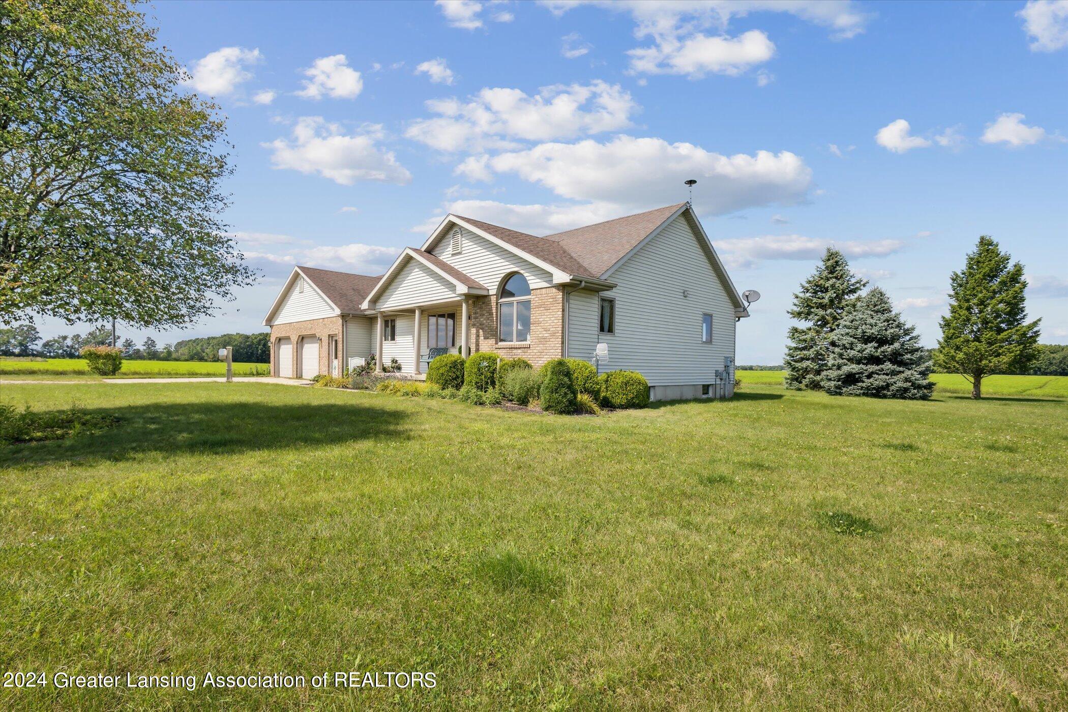 04-7520-W-Price-Rd-St-Johns-MI-48879-Win