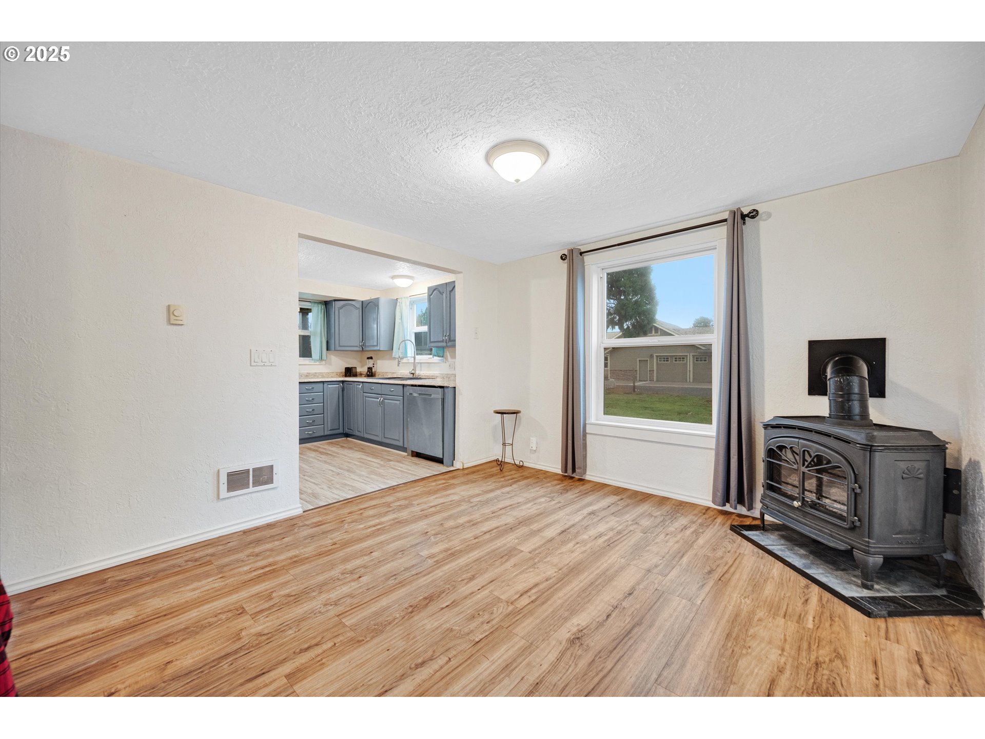 352 Northeast Polk Station Road Dallas, OR 97338 - Photo 10 of 27