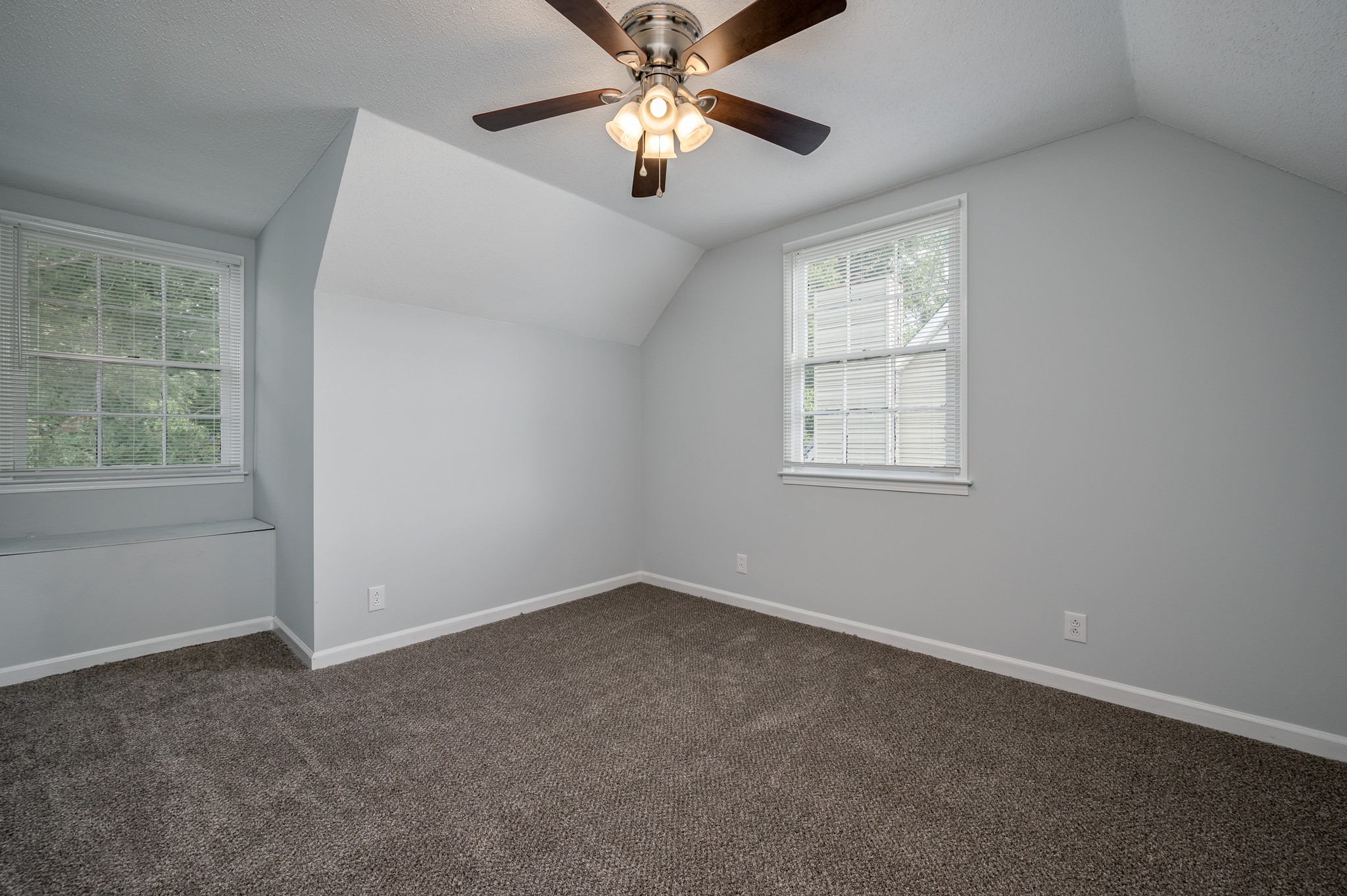 1636 Bevard Road Clarksville, TN 37042 - Photo 14 of 18 Gallery Image 14