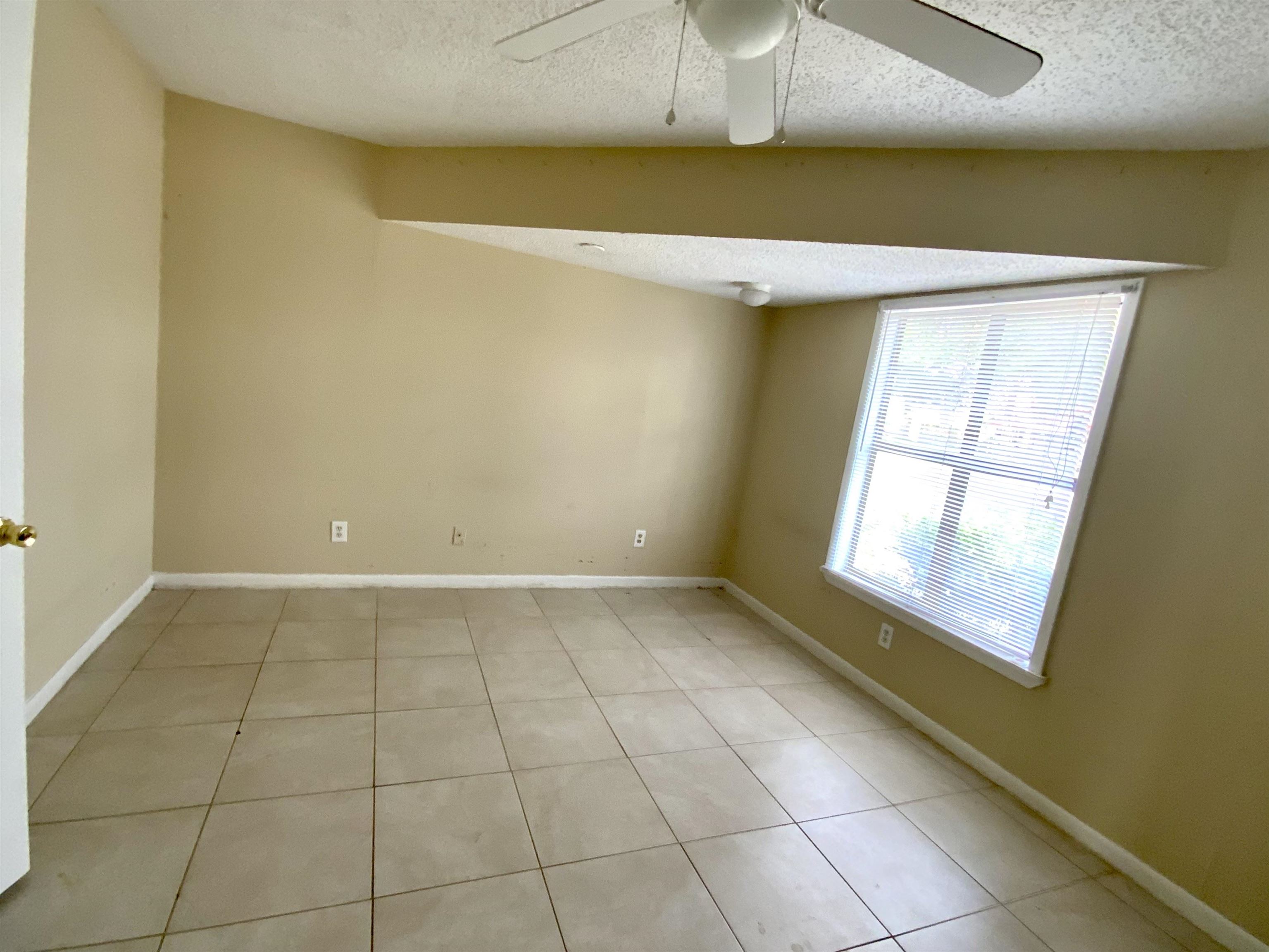 613 West Marigold Avenue Foley, AL 36535 - Photo 3 of 9