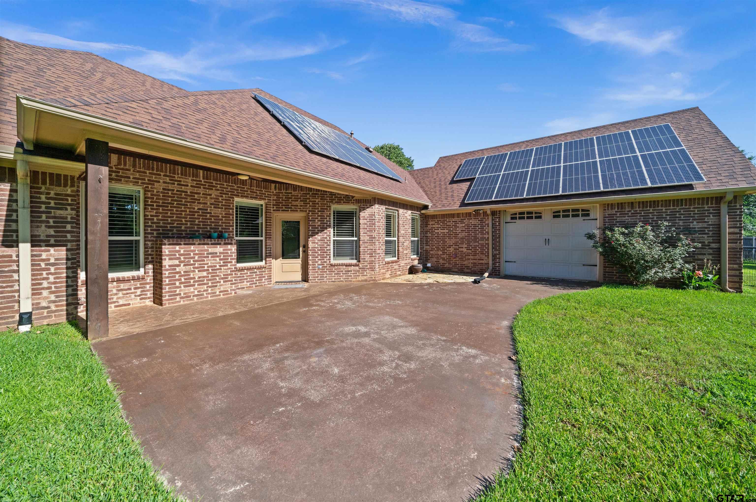 17153 County Road 1108 Flint, TX 75762 - Photo 43 of 45 front view of a house with a yard