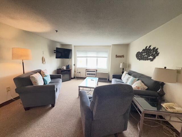 1373 Post Road, Unit 8B Wells, ME 04090 - Photo 5 of 22 LIVING ROOM