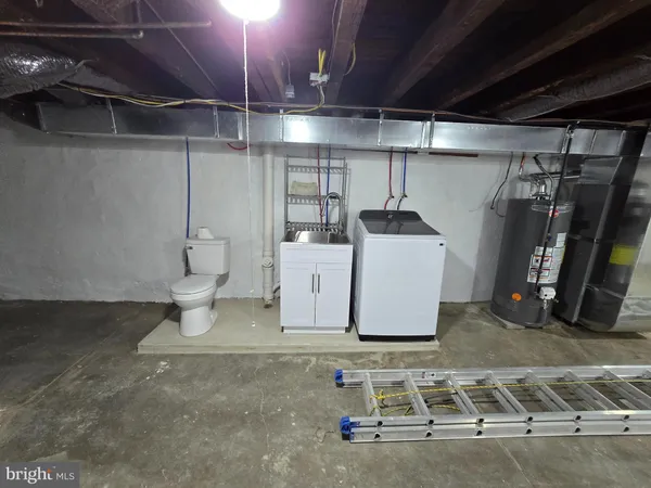 $1,800 | 94-00 West Nedro Avenue, Philadelphia, PA 19120