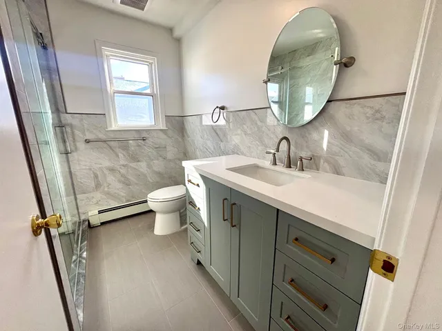 $4,300 | 225 Cleveland Avenue, Mineola, NY 11501