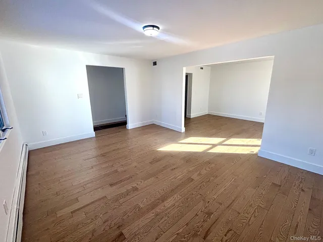 $4,300 | 225 Cleveland Avenue, Mineola, NY 11501