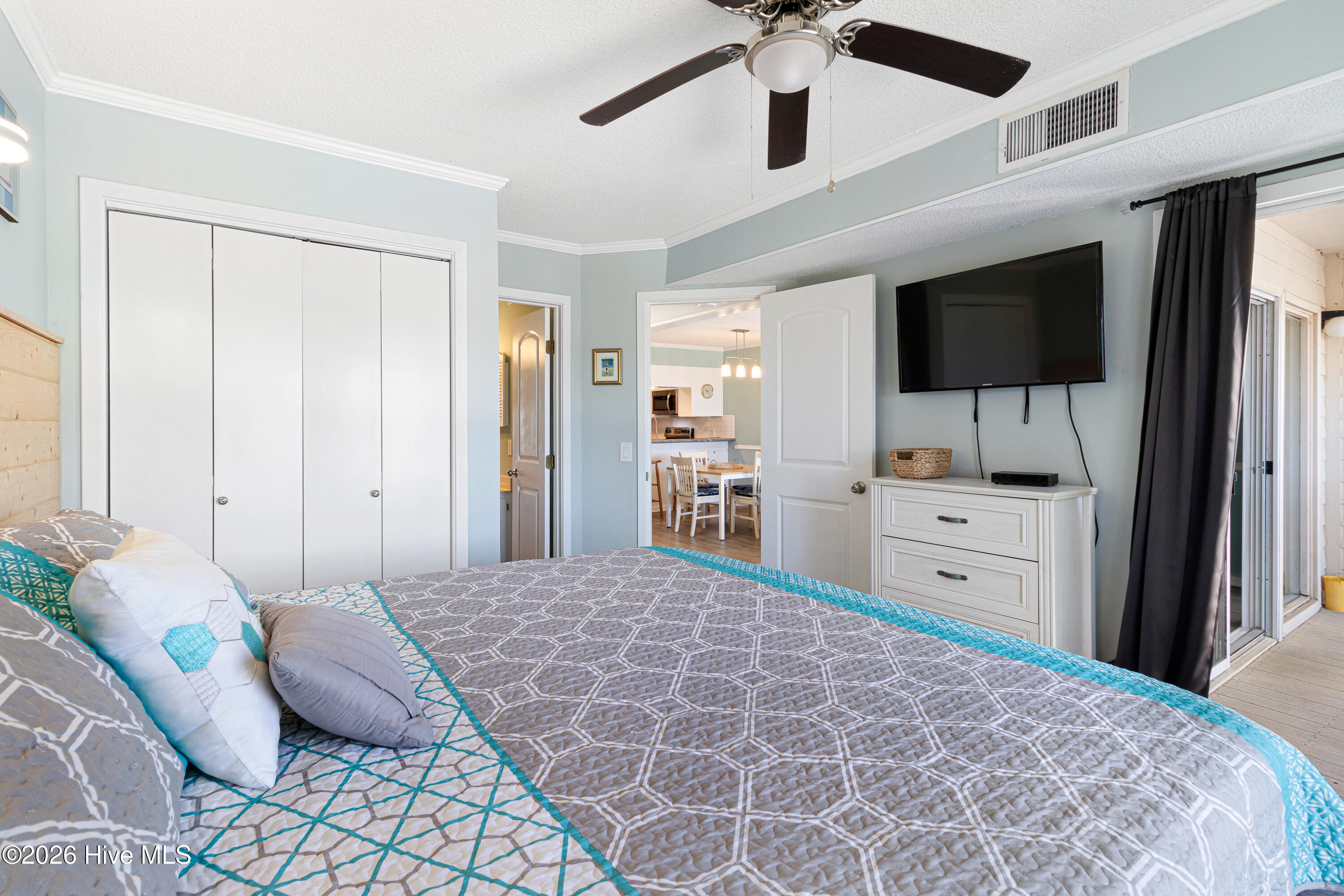 1904 East Fort Macon Road, Unit 355 Atlantic Beach, NC 28512 - Photo 14 of 51 Primary bedroom