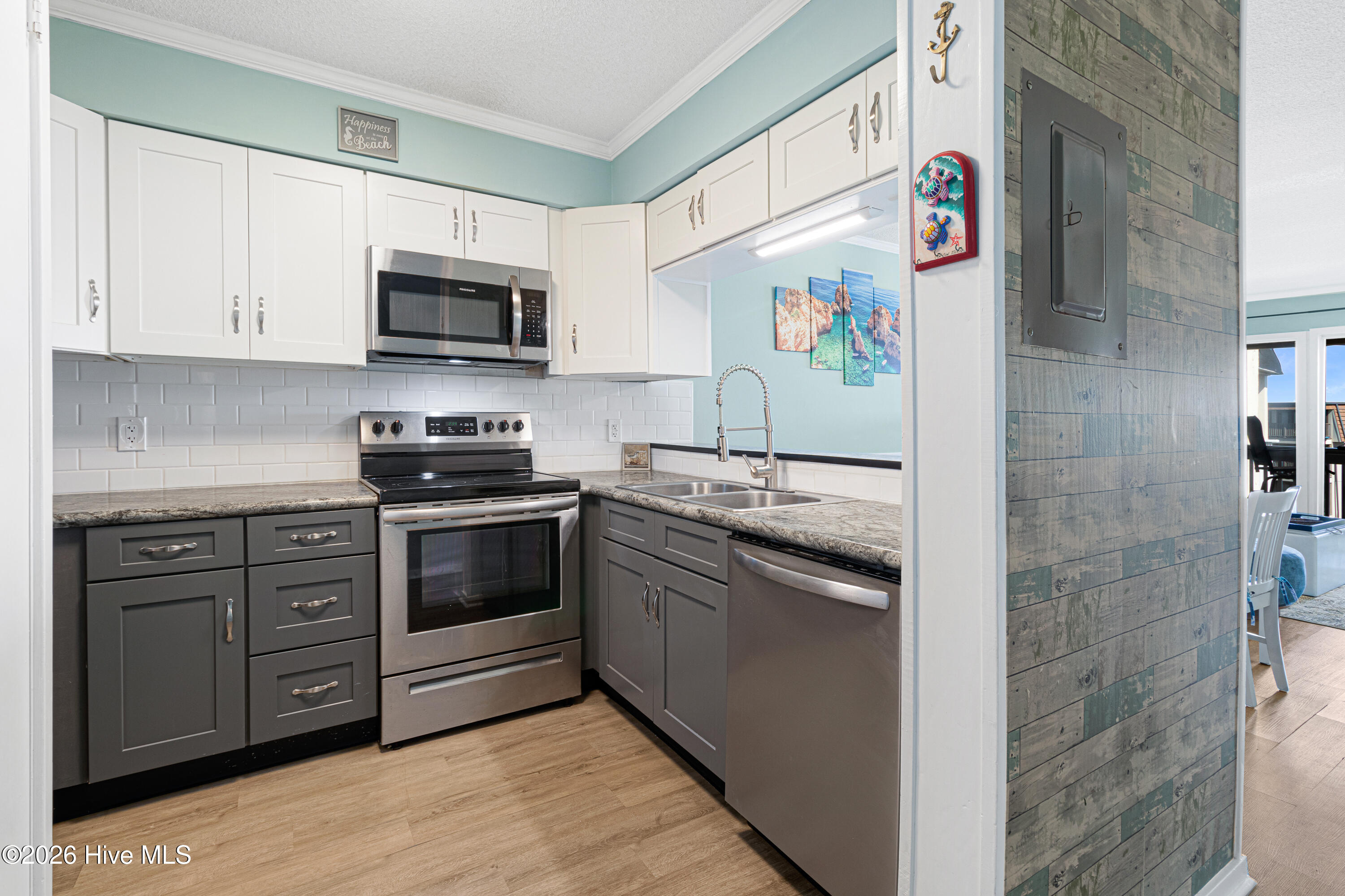 1904 East Fort Macon Road, Unit 355 Atlantic Beach, NC 28512 - Photo 3 of 51 Kitchen