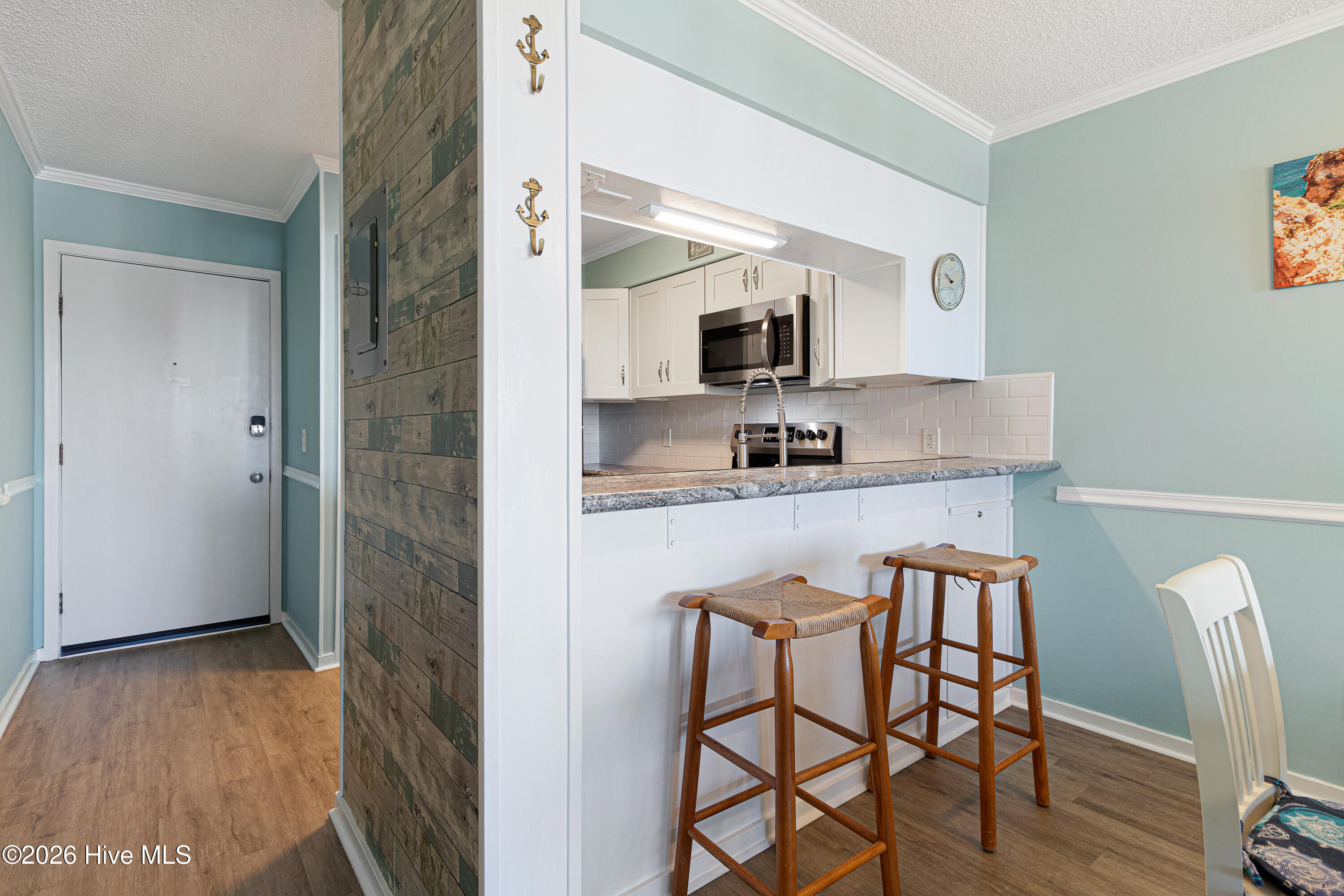 1904 East Fort Macon Road, Unit 355 Atlantic Beach, NC 28512 - Photo 6 of 51 Bar seating