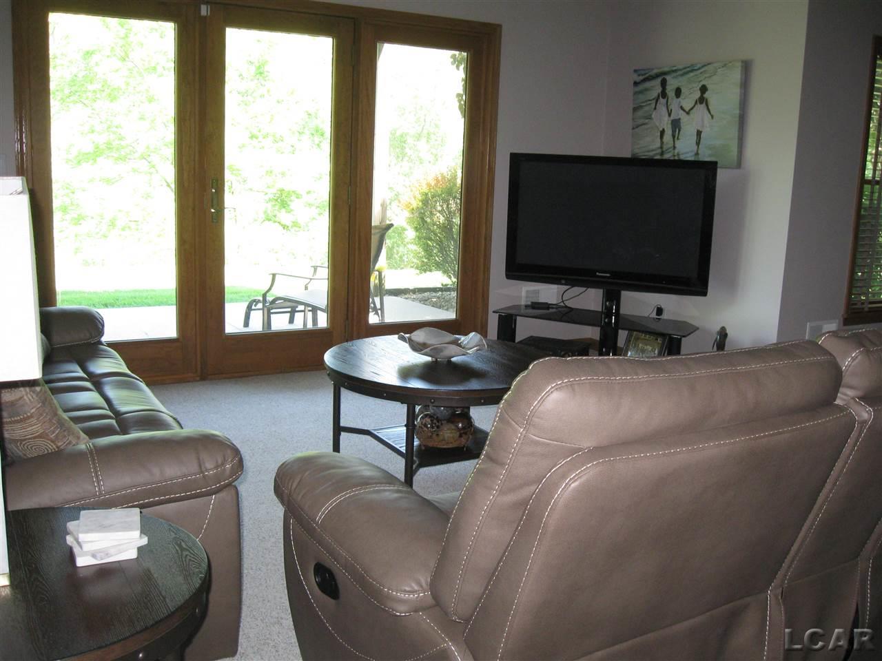 4262 Evergreen Road Adrian, MI 49221 - Photo 27 of 46 50014263-26.JPG
