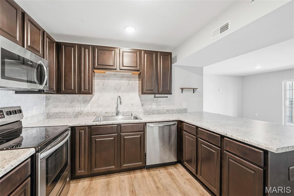 321 Bordeaux Way St. Peters, MO 63376 - Photo 9 of 21