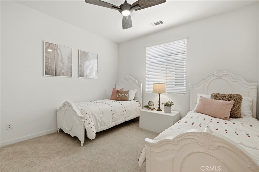 18135 Tableau Way Saugus, CA 91350 - Photo 30 of 43 Upstairs bedroom 3