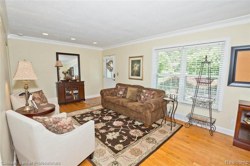 2168 Somerset Road Bloomfield Hills, MI 48302 - Photo 4 of 16