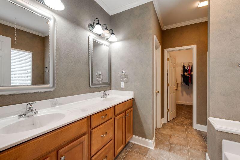 122 Mapleton Ridge Drive Northwest Cleveland, TN 37312 - Photo 51 of 64 MASTER BATH