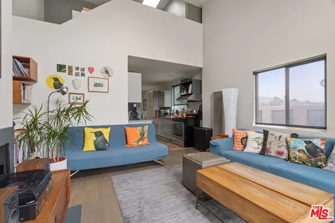 $2,100,000 | 563 Westminster Avenue, Venice, CA 90291