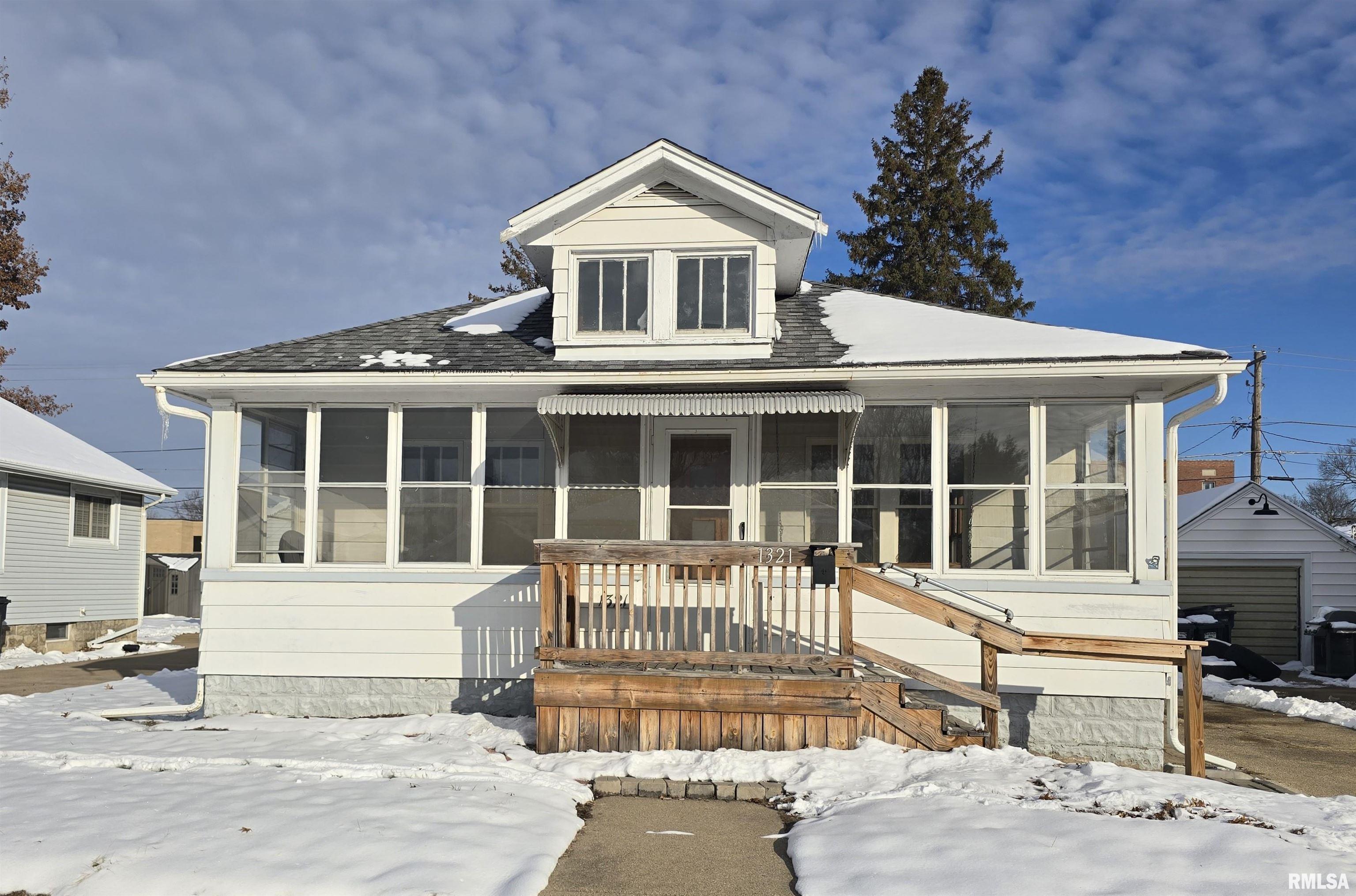 1321 Center Street Pekin, IL 61554 - Photo 2 of 24