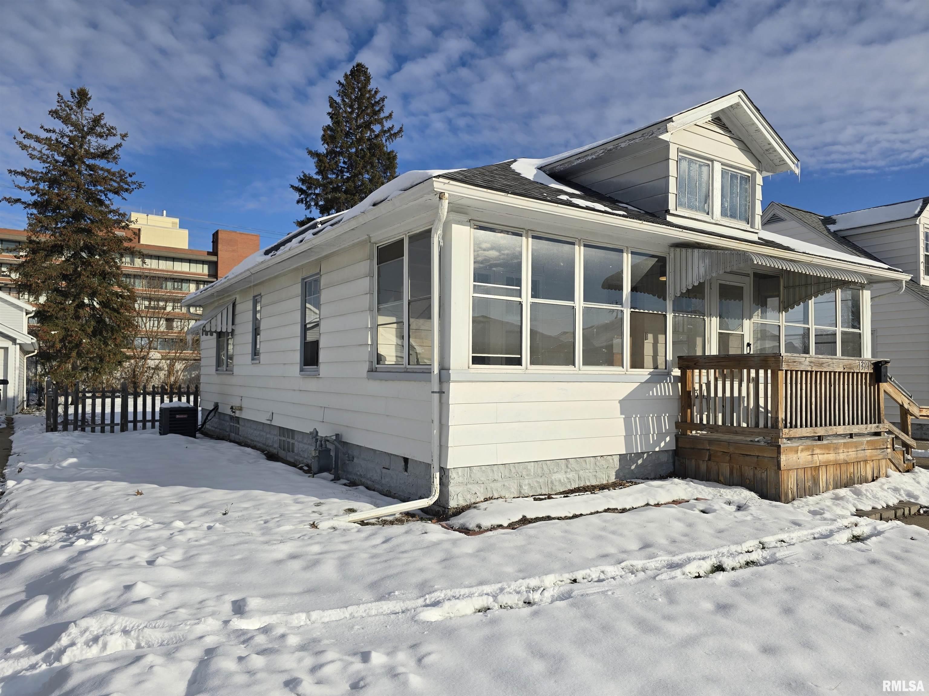 1321 Center Street Pekin, IL 61554 - Photo 3 of 24