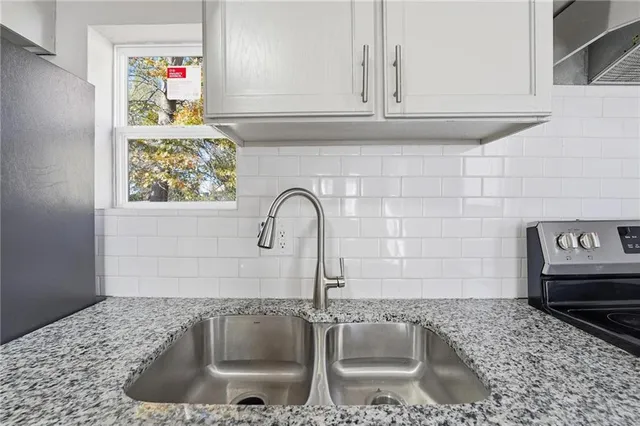 $120,000 | 816 South Woodland Avenue, Independence, MO 64052