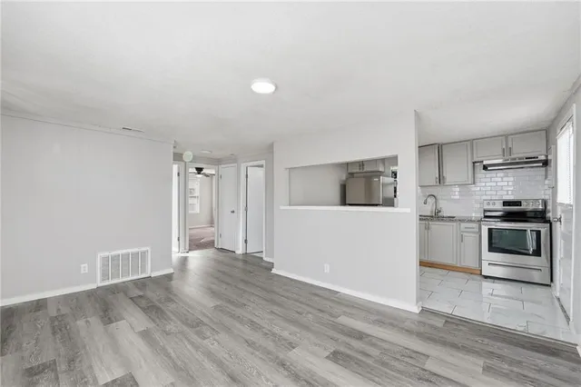 $120,000 | 816 South Woodland Avenue, Independence, MO 64052