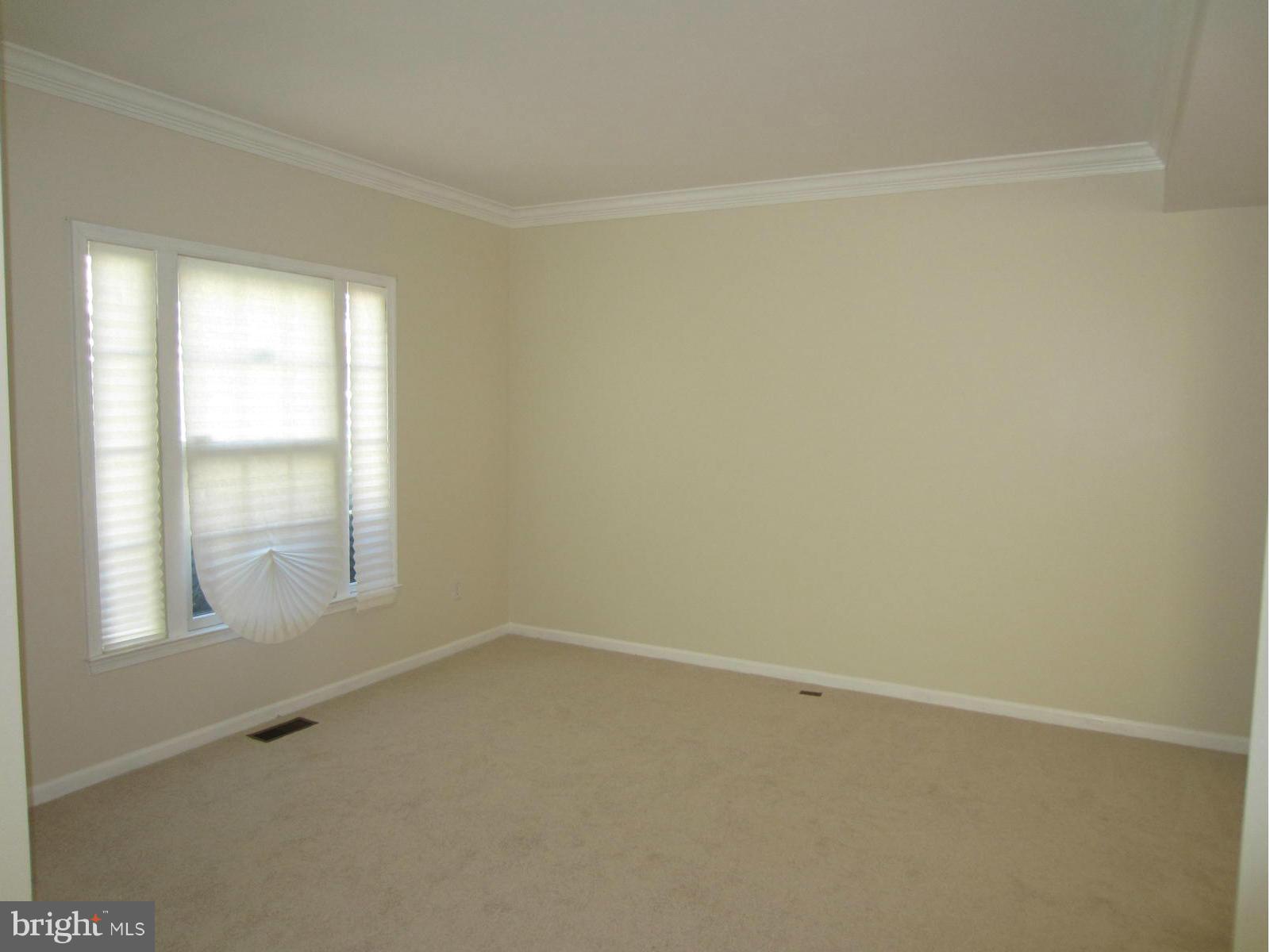 6504 Castine Lane Springfield, VA 22150 - Photo 4 of 29 Living Room