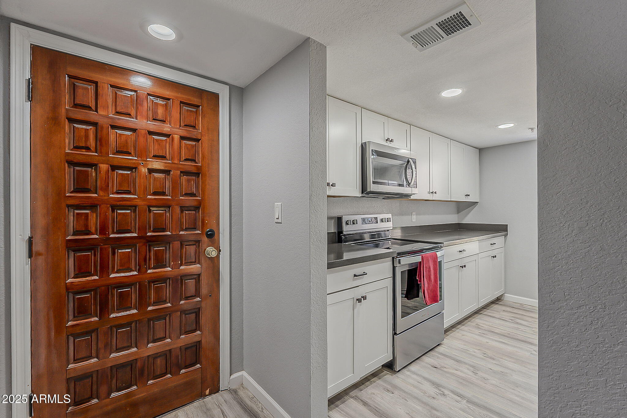7510 East Thomas Road, Unit 124 Scottsdale, AZ 85251 - Photo 3 of 25 Entry