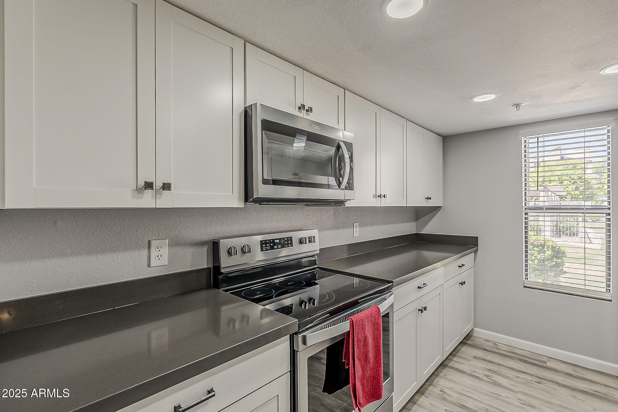 7510 East Thomas Road, Unit 124 Scottsdale, AZ 85251 - Photo 4 of 25 Remodeled Kitchen