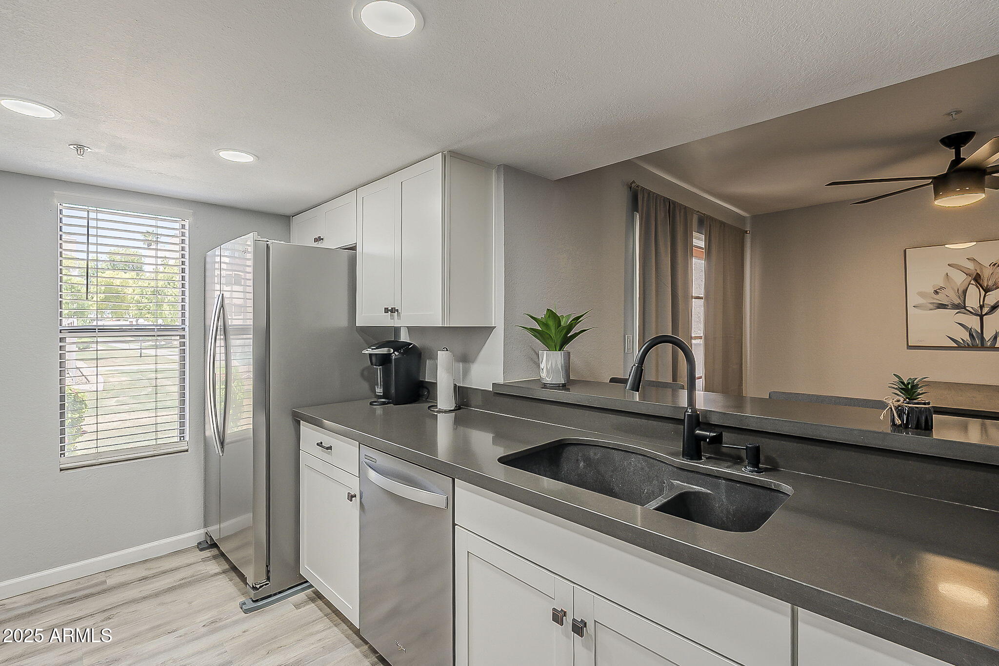 7510 East Thomas Road, Unit 124 Scottsdale, AZ 85251 - Photo 5 of 25 Fully Stocked