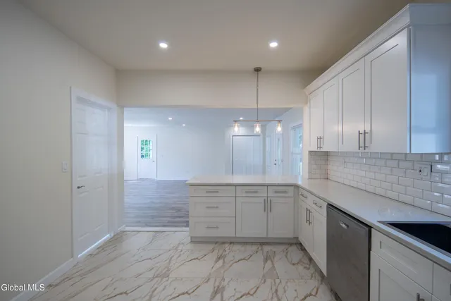 $2,150 | 489 Grooms Road, Unit C, Clifton Park, NY 12065