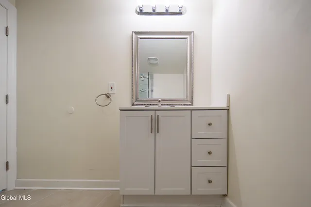 $2,150 | 489 Grooms Road, Unit C, Clifton Park, NY 12065