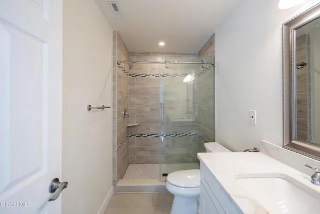 $2,150 | 489 Grooms Road, Unit C, Clifton Park, NY 12065