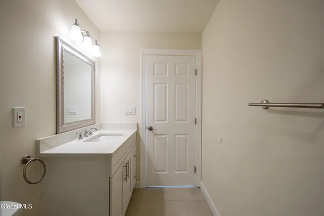 $2,150 | 489 Grooms Road, Unit C, Clifton Park, NY 12065