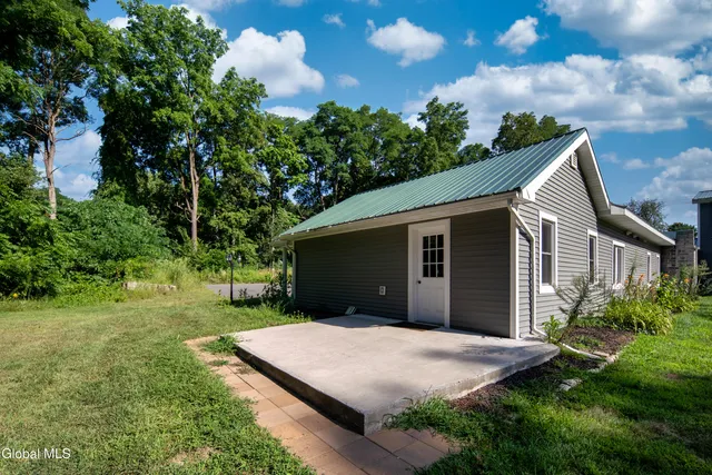 $2,150 | 489 Grooms Road, Unit C, Clifton Park, NY 12065