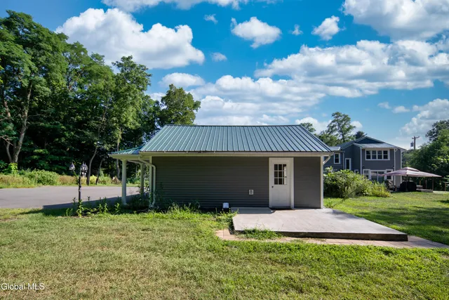 $2,150 | 489 Grooms Road, Unit C, Clifton Park, NY 12065