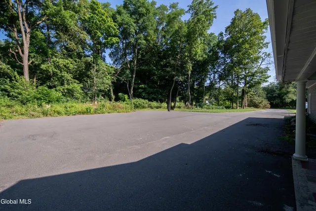 $2,150 | 489 Grooms Road, Unit C, Clifton Park, NY 12065