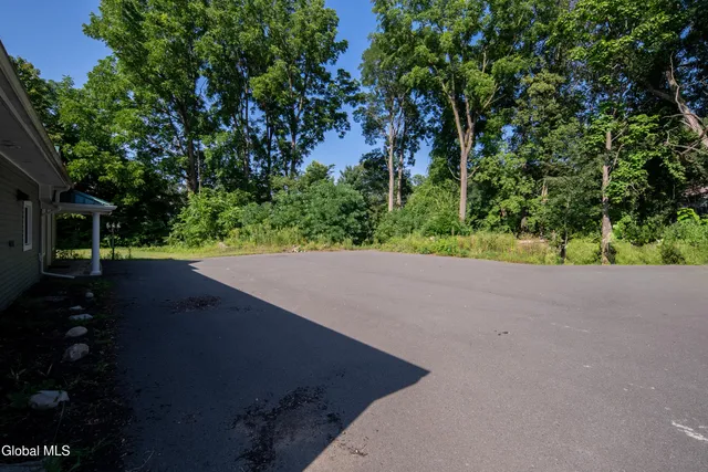 $2,150 | 489 Grooms Road, Unit C, Clifton Park, NY 12065