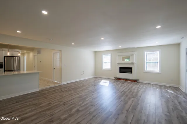 $2,150 | 489 Grooms Road, Unit C, Clifton Park, NY 12065