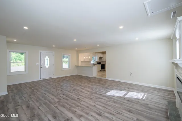 $2,150 | 489 Grooms Road, Unit C, Clifton Park, NY 12065