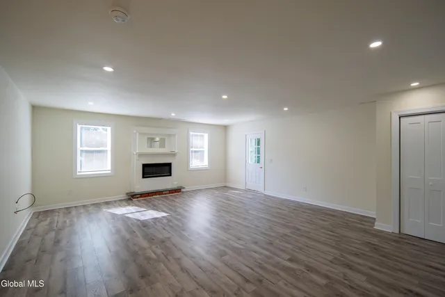 $2,150 | 489 Grooms Road, Unit C, Clifton Park, NY 12065