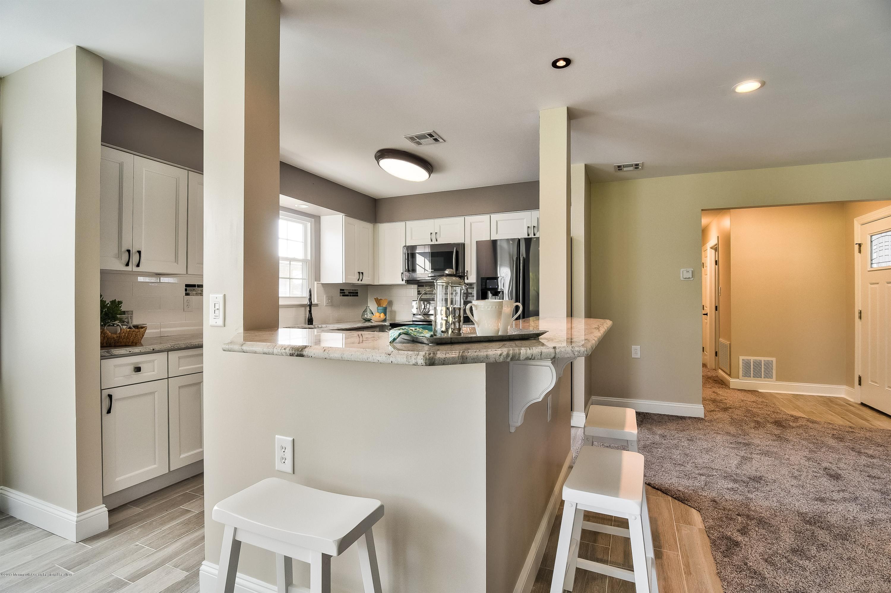 22 Rodger Road Brick, NJ 08724 - Photo 5 of 31 008_Kitchen