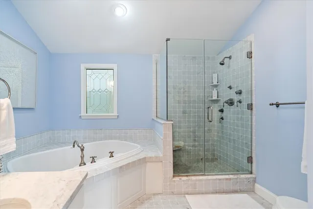 $5,000 | 90 Macomber Lane, Portsmouth, RI 02871