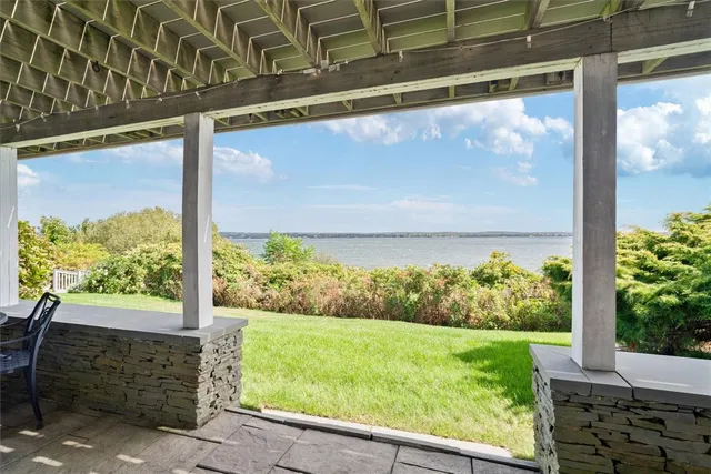 $5,000 | 90 Macomber Lane, Portsmouth, RI 02871