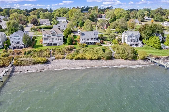 $5,000 | 90 Macomber Lane, Portsmouth, RI 02871