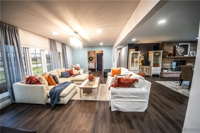 $699,900 | 9250 Greiner Road, Clarence, NY 14031