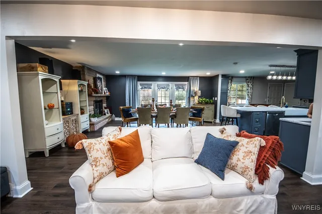 $699,900 | 9250 Greiner Road, Clarence, NY 14031